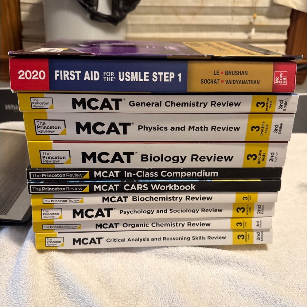 The Princeton Review MCAT Study Guide Set - Multicolor